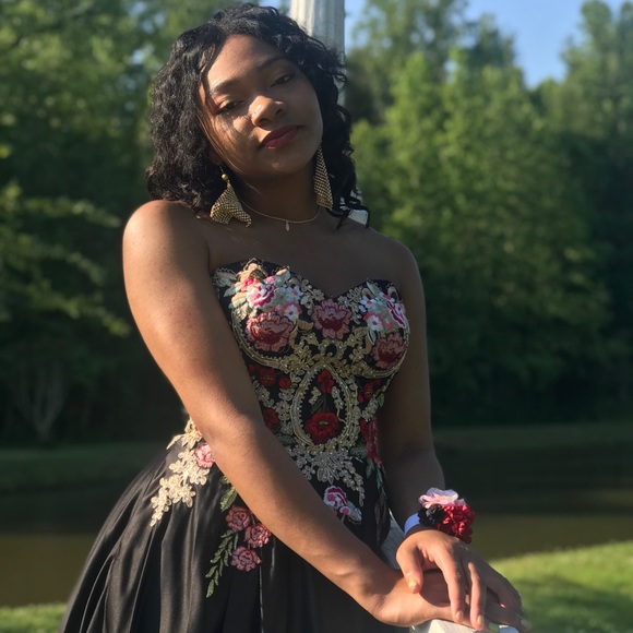 PROM DRESS✨ - Picture 1 of 5